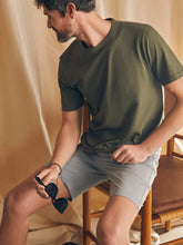 Load image into Gallery viewer, Faherty - Men's Belt Loop All Day Shorts 9" - Ice Grey
